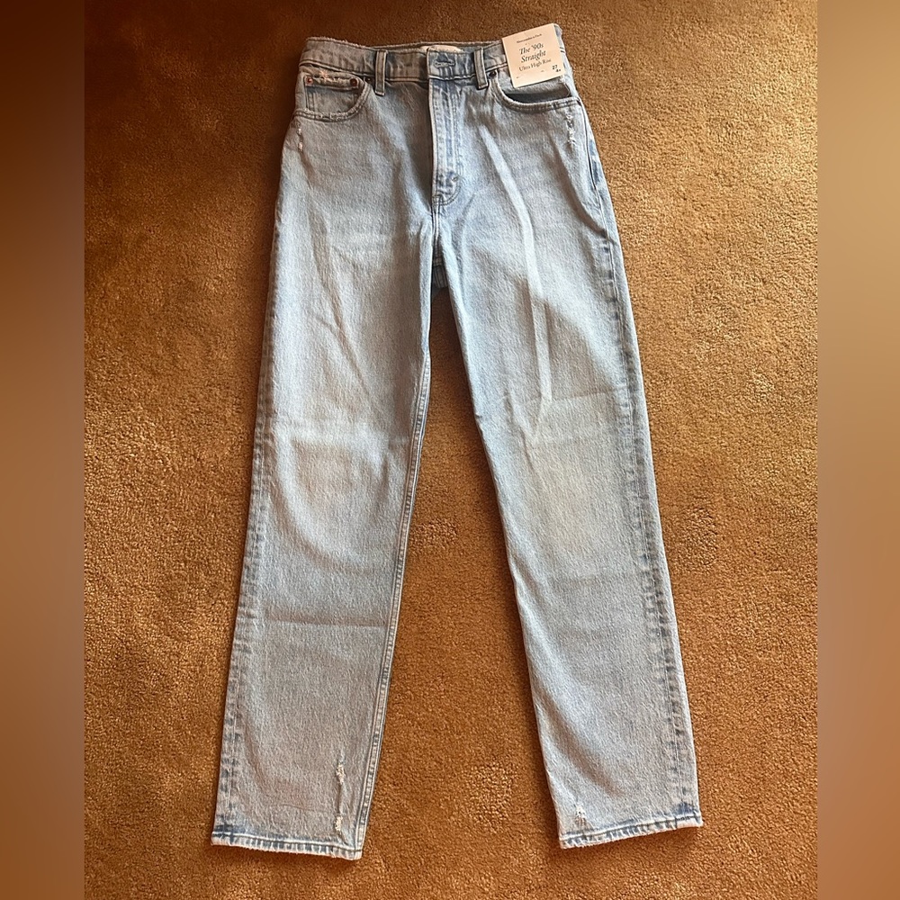 Abercrombie The 90’s straight jean, size 4 NWT